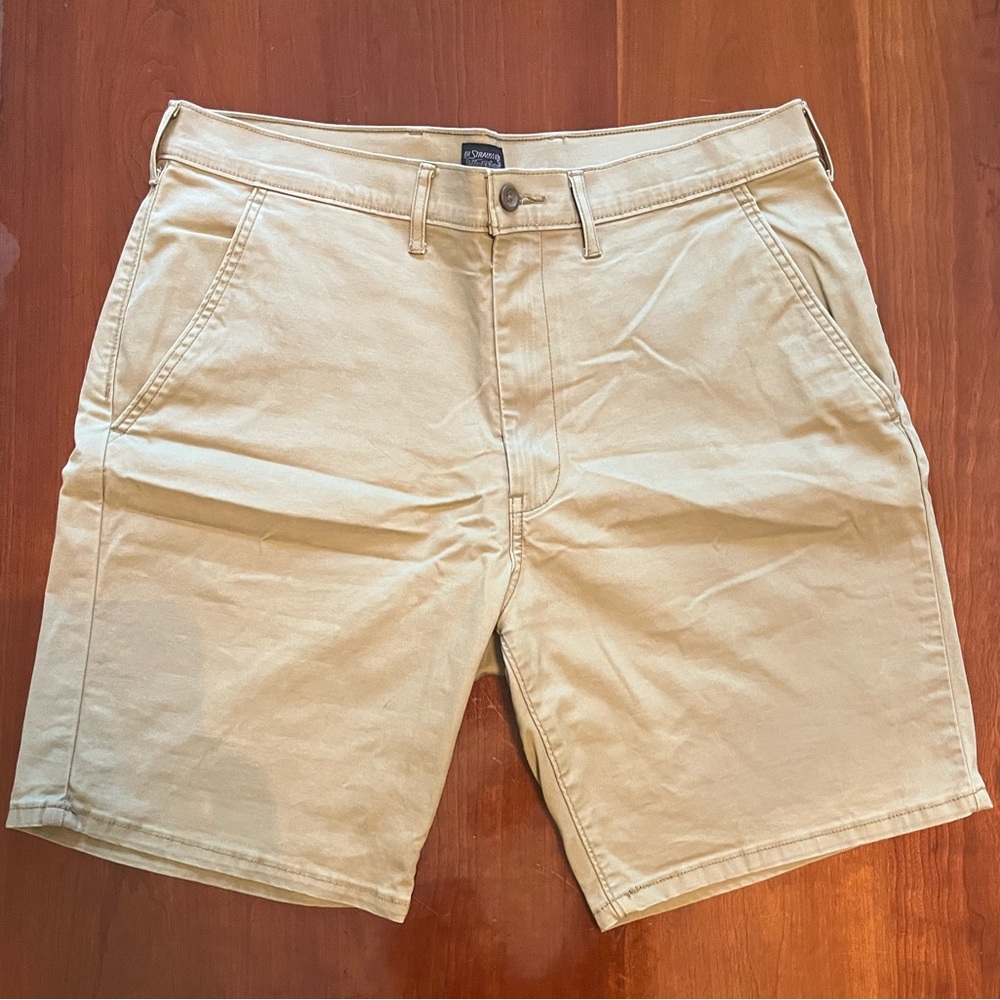 NWOT Levi’s Chino Mens Shorts